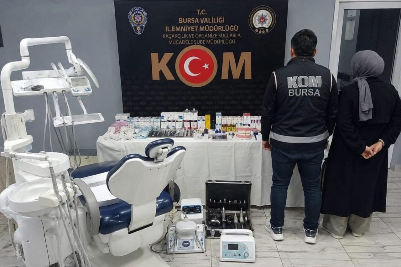 Bursa’nın İnegöl ilçesinde KOM polis ekiplerince sahte diş muayenesine düzenlenen