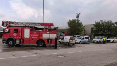 Bursa’nın İnegöl ilçesinde faaliyet gösteren bir sunta fabrikasında yangın çıktı.