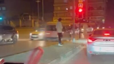 Bursa’nın Yıldırım ilçesinde ters şeride giren hafif ticari araç sürücüsü