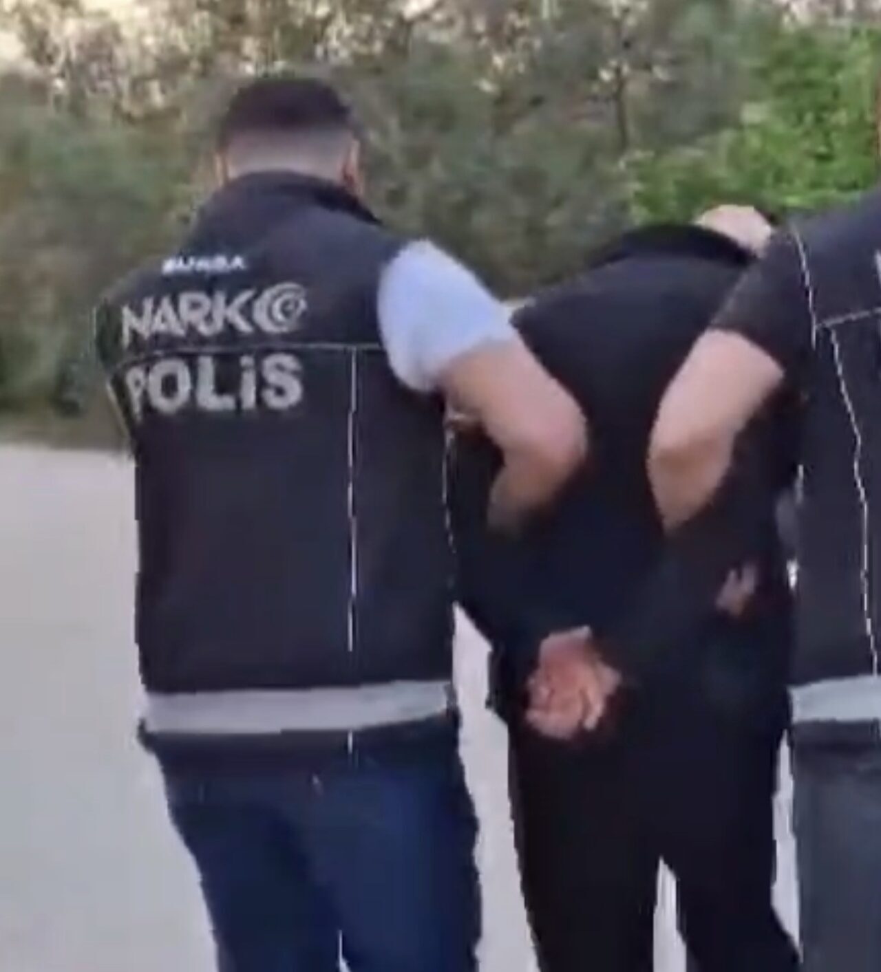 Bursa’nın İznik ilçesi merkezli düzenlenen uyuşturucu operasyonunda gözaltına alınan 12