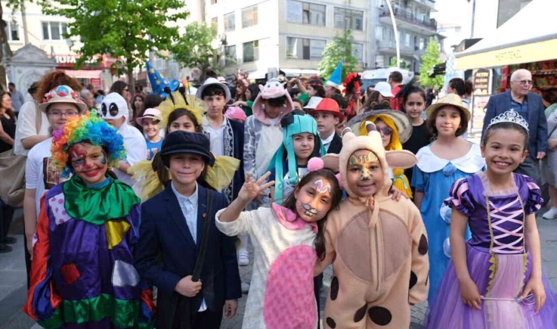 Büyükçekmece Belediyesi Halk Akademisi Tiyatro Topluluğu’nun düzenlediği Tiyatro Festivali, renkli