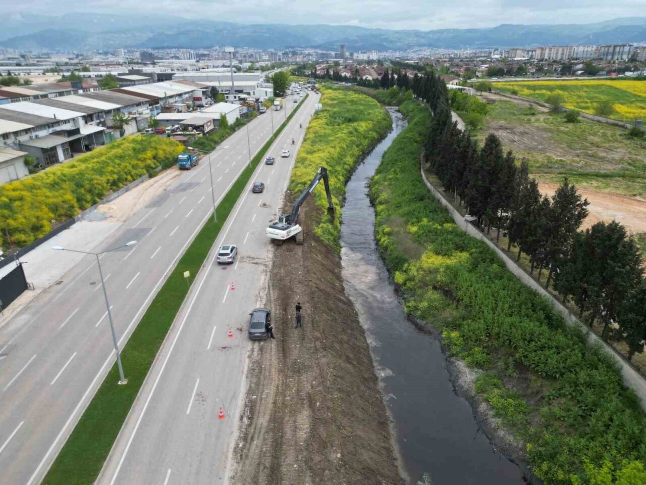 Bursa Büyükşehir Belediyesi BUSKİ Genel Müdürlüğü, kent genelinde sürdürdüğü dere