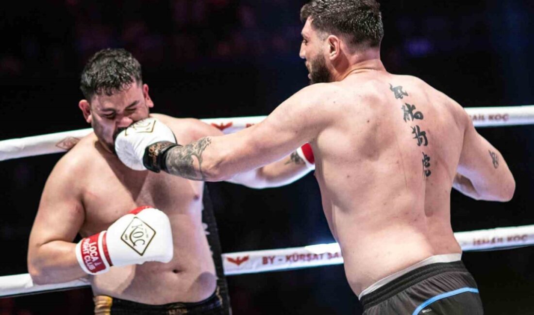 Bahçelievler ORA Arena’da yapılan ağır sıklet boks mücadelesinde Çağan Irmak,