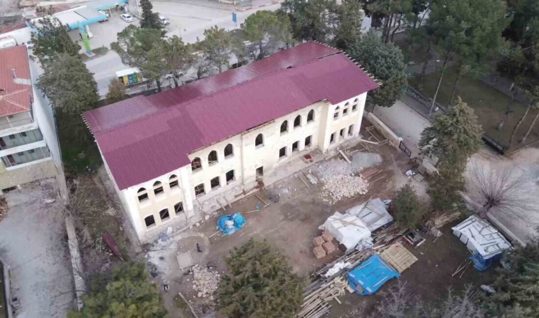 Çal Gazi Mektebi restorasyon inşaatında çalışan işçiler arasında çıkan kavgada