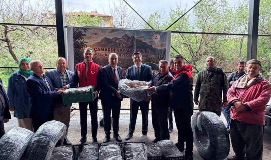 Niğde’nin Çamardı ilçesinde çilek üretimini artırmak amacıyla üreticilere fide desteği