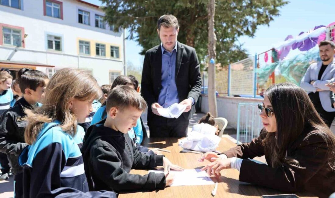 Çameli’de düzenlenen Masal Festivali, çocukları Anadolu masallarının büyülü dünyasıyla buluştururken,