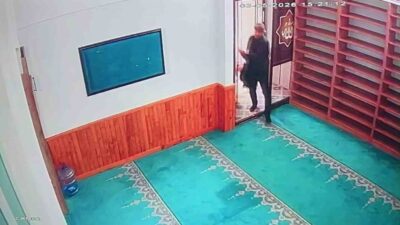 Burdur’da camideki 2 sadaka kutusunda bulunan paraları çalan şüpheli caminin