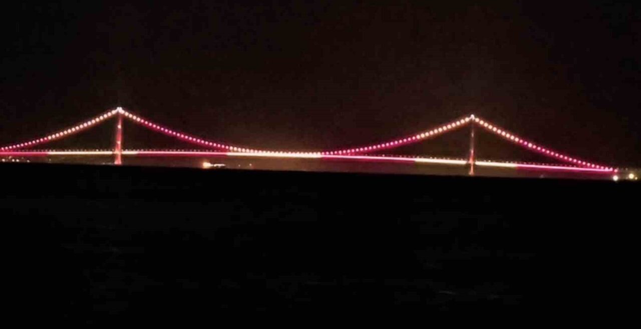 Dünyanın en büyük orta açıklıklı asma köprüsü olan 1915 Çanakkale