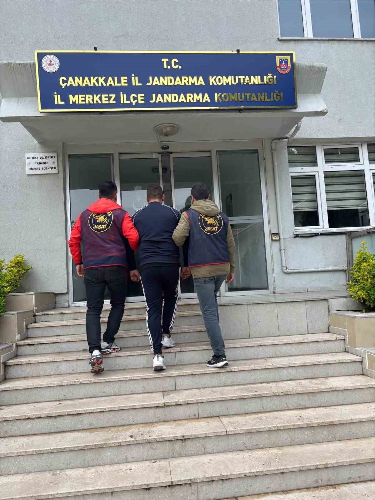 Çanakkale’de jandarma ekiplerince yapılan çalışmalar sonucunda çeşitli suçlardan aranan 51
