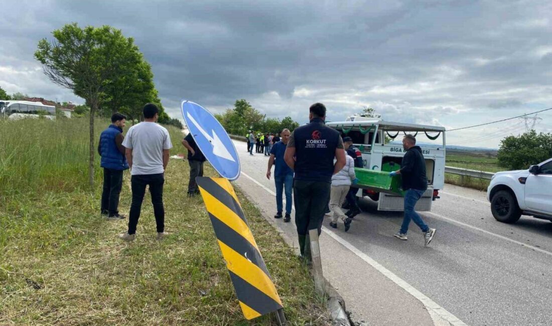 Çanakkale’nin Biga ilçesinde iki otomobilin çarpışması sonucu 2 kişi hayatını