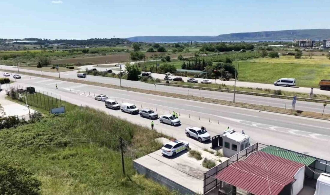 Çanakkale’de 358 emniyet ve jandarma trafik personeli, Kurban Bayramı trafiğinin