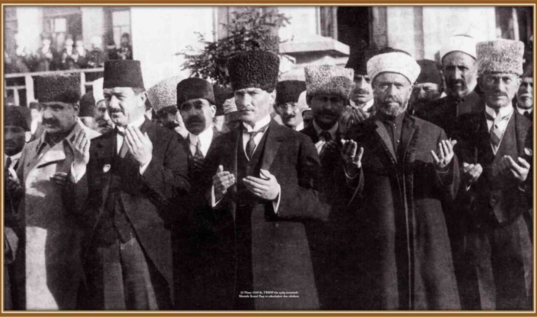 Çanakkale’de Tarihçi Dr. Öğretim Üyesi Mithat Atabay tarafından Türkiye Büyük