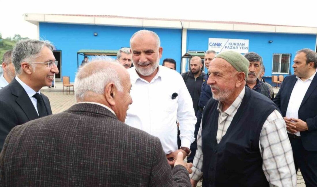 Samsun’un Canik Belediyesi tarafından hizmete sunulan kurban pazarı, üreticiler ve