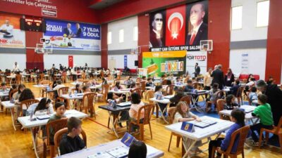 Samsun’un Canik ilçesinde düzenlenen geleneksel Canik Mangala Turnuvası, yoğun katılımla