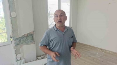 Antalya’nın Manavgat ilçesinde bulunan 9 daireli bir apartmanda duvarlarda oluşan