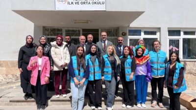 Erzincan’ın Çayırlı ilçesinde “Oyun Arkadaşım” etkinliği kapsamında ilkokul ve anaokulu