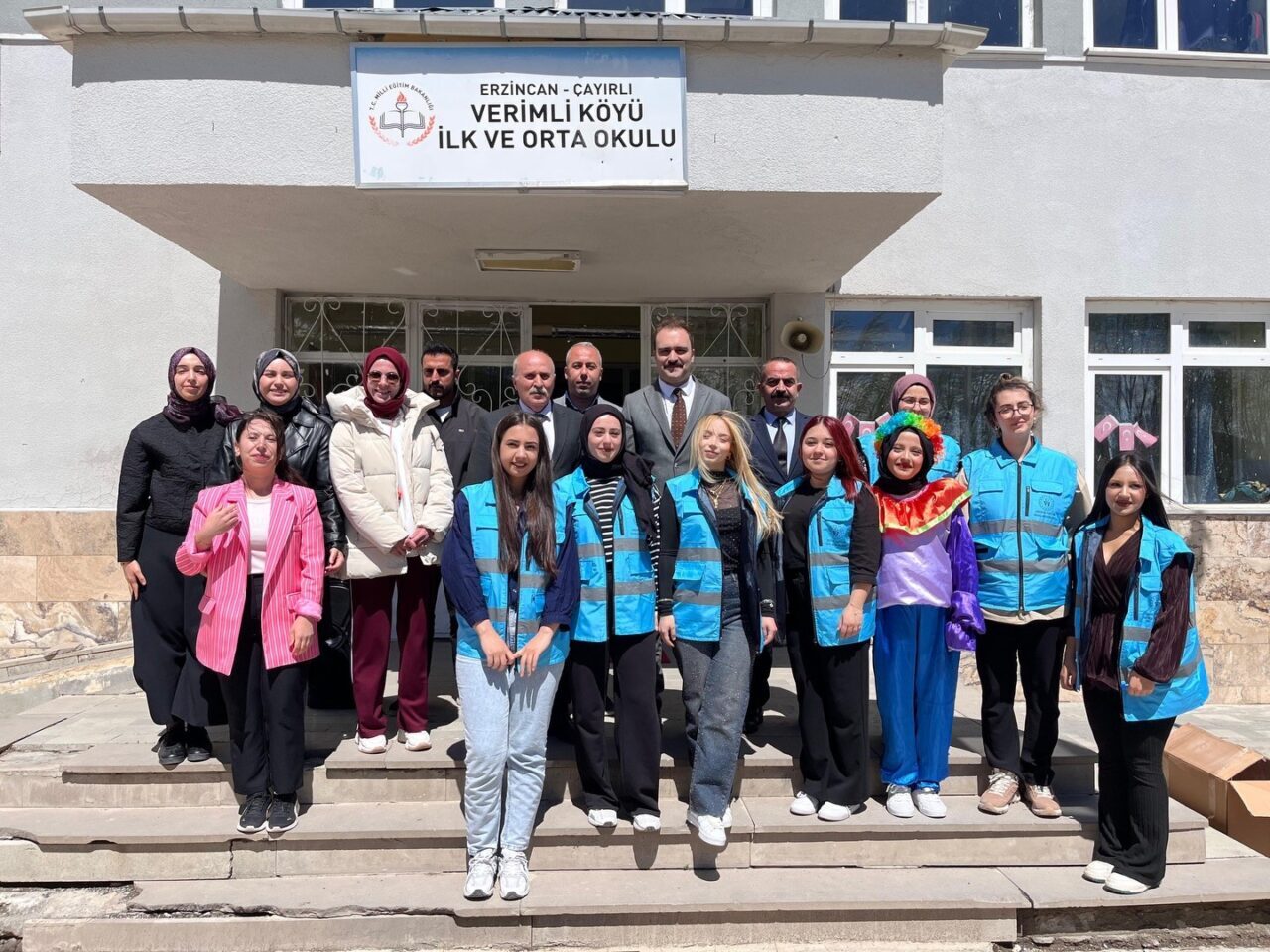 Erzincan’ın Çayırlı ilçesinde “Oyun Arkadaşım” etkinliği kapsamında ilkokul ve anaokulu