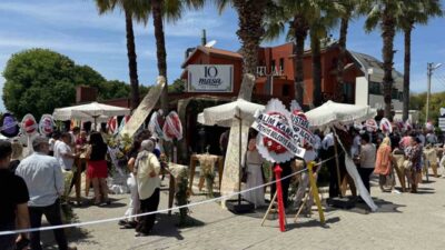 Muğla’nın Fethiye ilçesinde bir meyhanenin açılışı için düzenlenen törende ’cehaletin