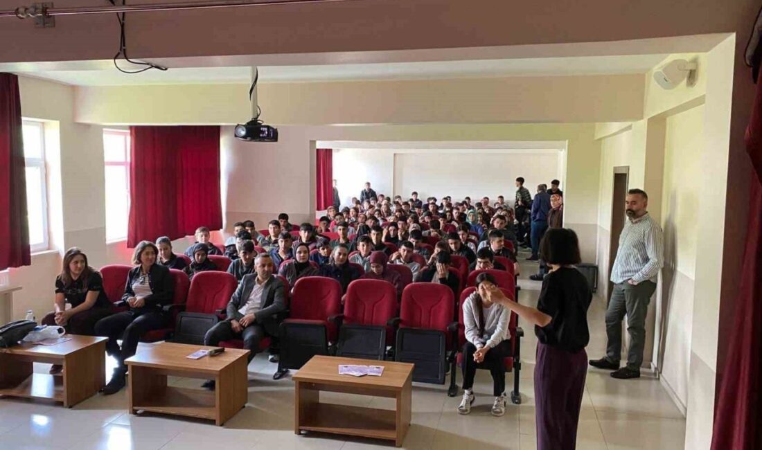 Tunceli’nin Çemişgezek ilçesinde öğrencilere yönelik “Akran Zorbalığı” konulu bilgilendirme programı
