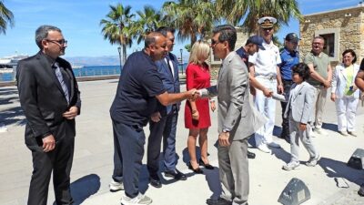 Çeşme Kaymakamı Mehmet Maraşlı, Kurban Bayramı dolayısıyla düzenlenen bayramlaşma programında