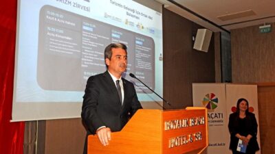 Çeşme Kaymakamı Mehmet Maraşlı, 1. Çeşme Turizm Zirvesi’nin ilçenin turizm