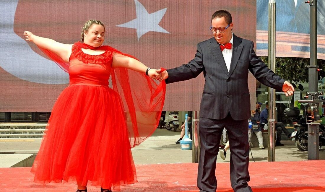 Engelliler Haftası kapsamında İzmir ve Çeşme’den çok sayıda engelli bireyin