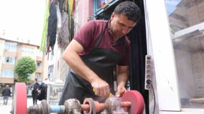 Bolu’da Kurban Bayramı’na iki gün kala vatandaşlar bıçakçıların yolunu tutmaya