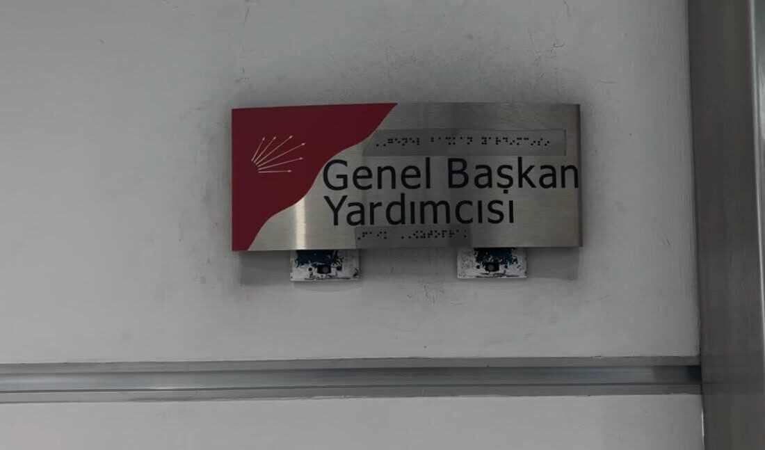 Cumhuriyet Halk Partisi’nde dün yaşanan tahliye sonrasında binada oluşan arbedenin