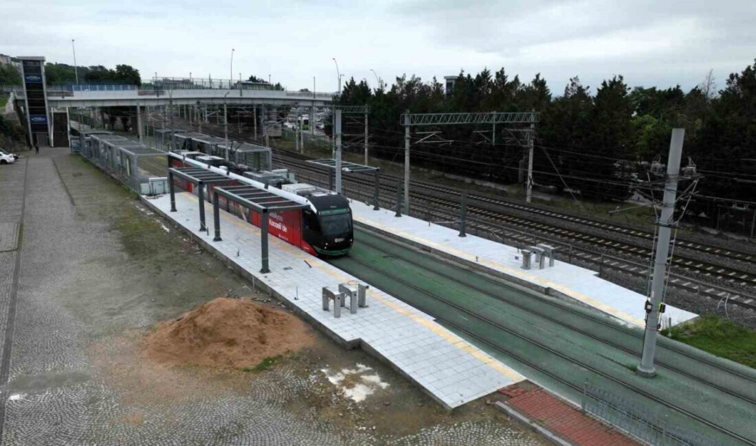 Kocaeli’de Akçaray Tramvay Hattı’nda yolcu kapasitesini artırmak amacıyla yürütülen “çift