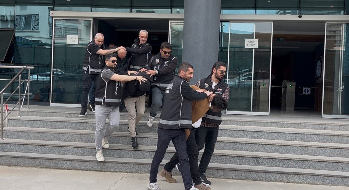 Bursa’da çiftçileri kumar masasında borç batağına sürükledikleri, yüksek faizle para