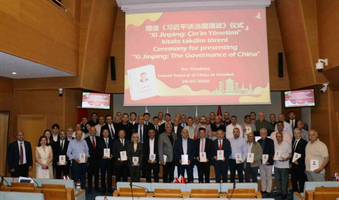 Çin Halk Cumhuriyeti İstanbul Başkonsolosu Wei Xiaodong ve beraberindeki üst