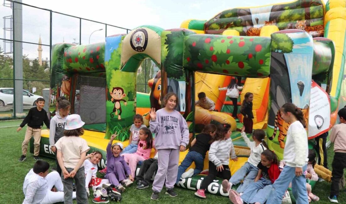 Erzurum’da çocukların güvenli ve keyifli vakit geçirmeleri amacıyla düzenlenen sosyal