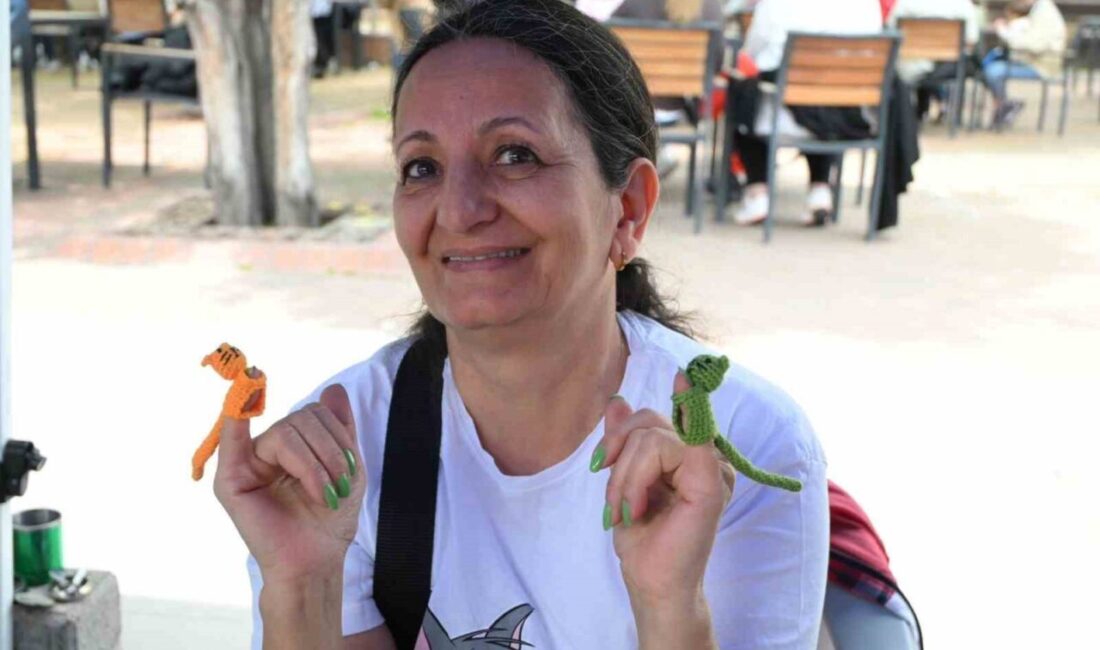 Eskişehir’de el emeği ürünleriyle turistlerin ilgisini çeken Güler Üstün’ün tasarladığı