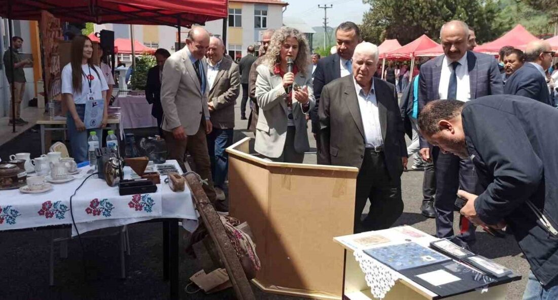 Devrek’in Çaydeğirmeni Beldesinde düzenlenen bilim fuarında öğrenciler hünerlerini sergilediler. Zonguldak’ın