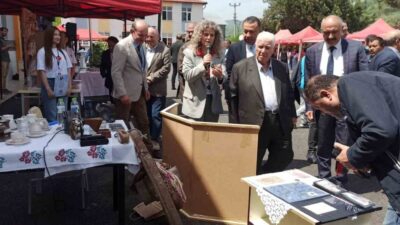 Devrek’in Çaydeğirmeni Beldesinde düzenlenen bilim fuarında öğrenciler hünerlerini sergilediler. Zonguldak’ın