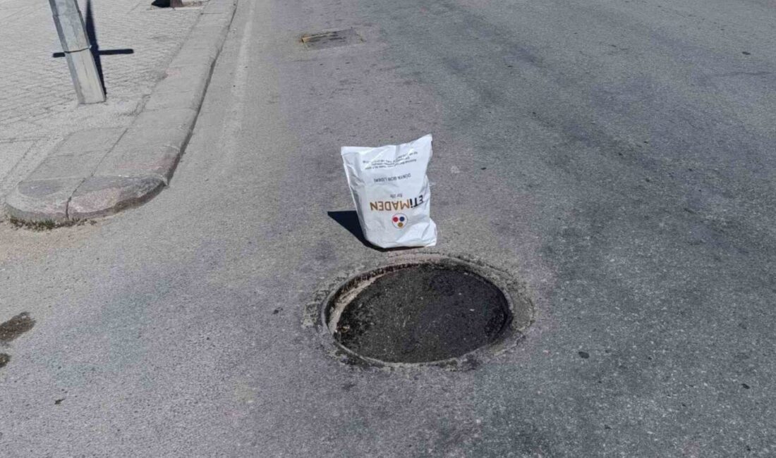 Eskişehir’de bir vatandaşın çöken ve tehlike arz eden rögar kapağının