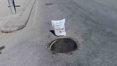 Eskişehir’de bir vatandaşın çöken ve tehlike arz eden rögar kapağının