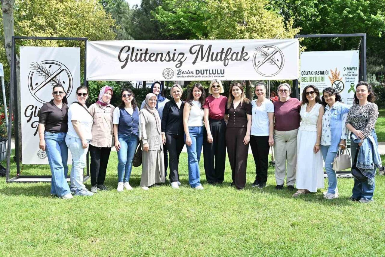 Manisa’da Dünya Çölyak Günü’ne özel düzenlenen şenlikte çocuklar doyasıya eğlenirken,