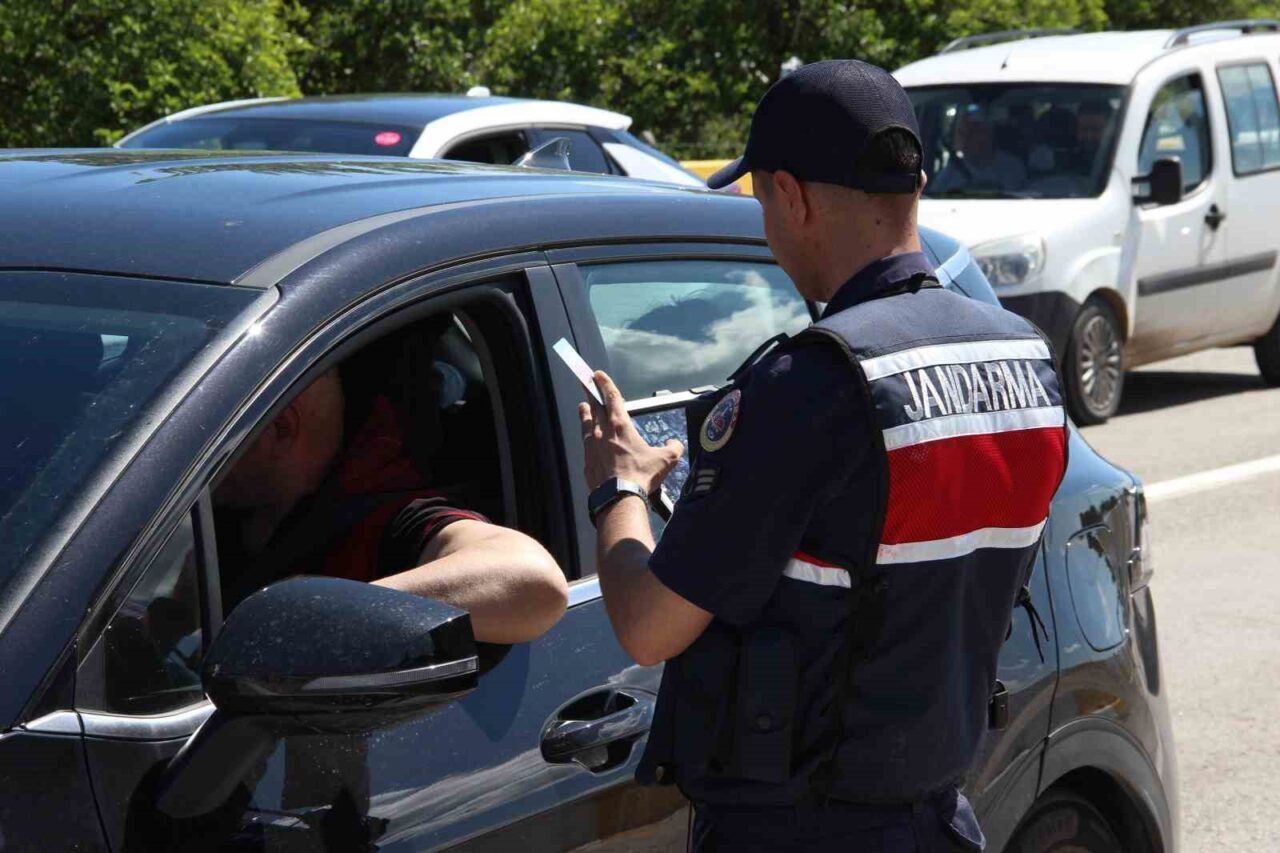 Çorum Valisi Ali Çalgan, “Bulunduğumuz bölgede trafik yükü, Cuma gününden