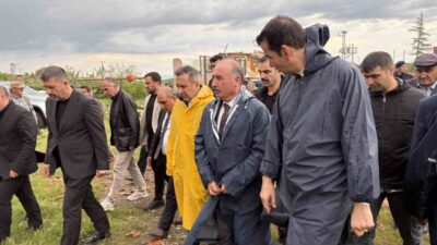 Çorum’un Sungurlu ilçesinde hortum sebebiyle evlerin hasar gördüğü köyde incelemelerde