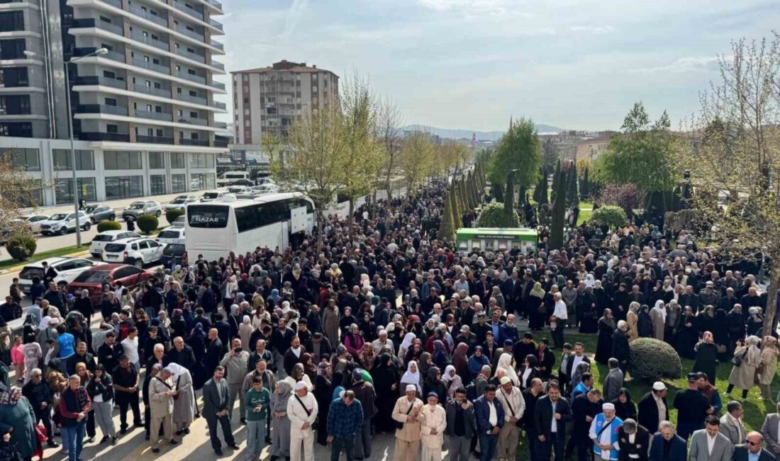 Çorum’dan kutsal topraklara gidecek olan 325 hacı adayı dularla yolcu
