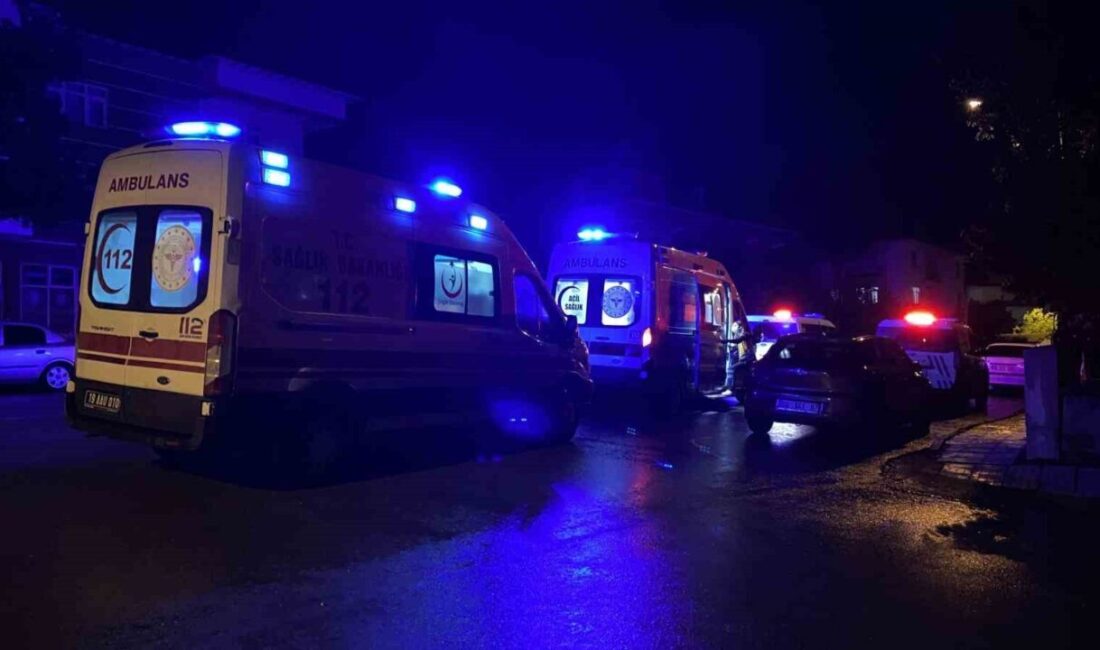 Çorum’da iki genç, sokak ortasında tanımadıklarını iddia ettikleri kişi veya