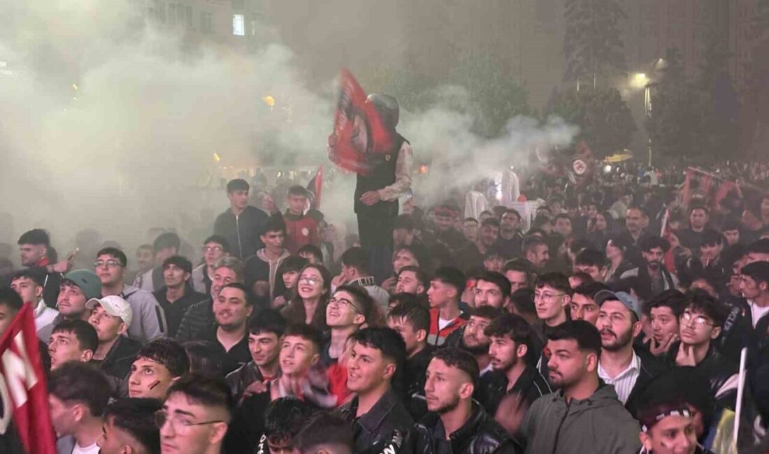 Play-off final maçında Esenler Erokspor’u 2-0 mağlup eden Çorum FK’nın