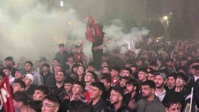 Play-off final maçında Esenler Erokspor’u 2-0 mağlup eden Çorum FK’nın