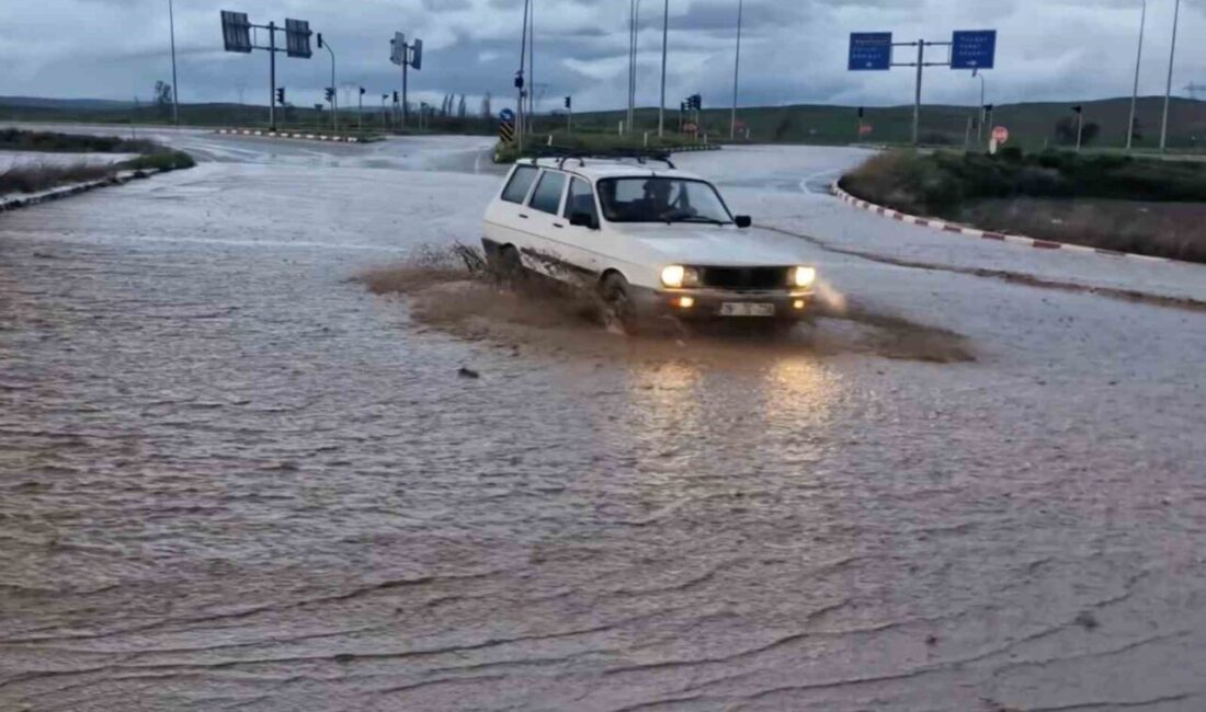 Çorum’un Alaca ilçesinde etkili olan sağanak sebebiyle tarım arazileri sular