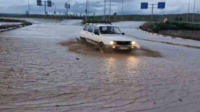 Çorum’un Alaca ilçesinde etkili olan sağanak sebebiyle tarım arazileri sular