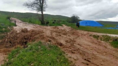 Çorum’un Alaca ilçesine bağlı köylerde etkili olan sağanak yağış sele