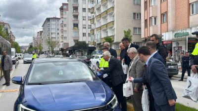 Çorum’da Karayolu Trafik Haftası çerçevesinde gerçekleştirilen etkinlikte öğrencilere trafik kurallarıyla