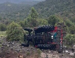 Çorum’un Kargı ilçesine traktörün şarampole devrilmesi neticesinde 1 kişi yaralandı.