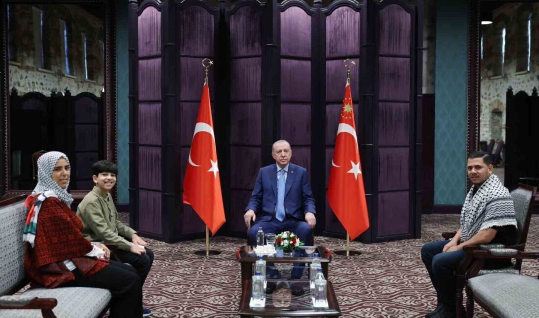 Cumhurbaşkanı Recep Tayyip Erdoğan, Gazze dramını anlatan videolarıyla tanınan 11